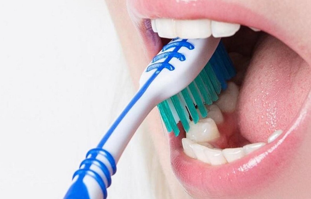Diş Fırçalama Teknikleri ve Dil Temizliği